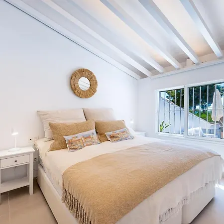 Villa New Charming House 150 Meters From The